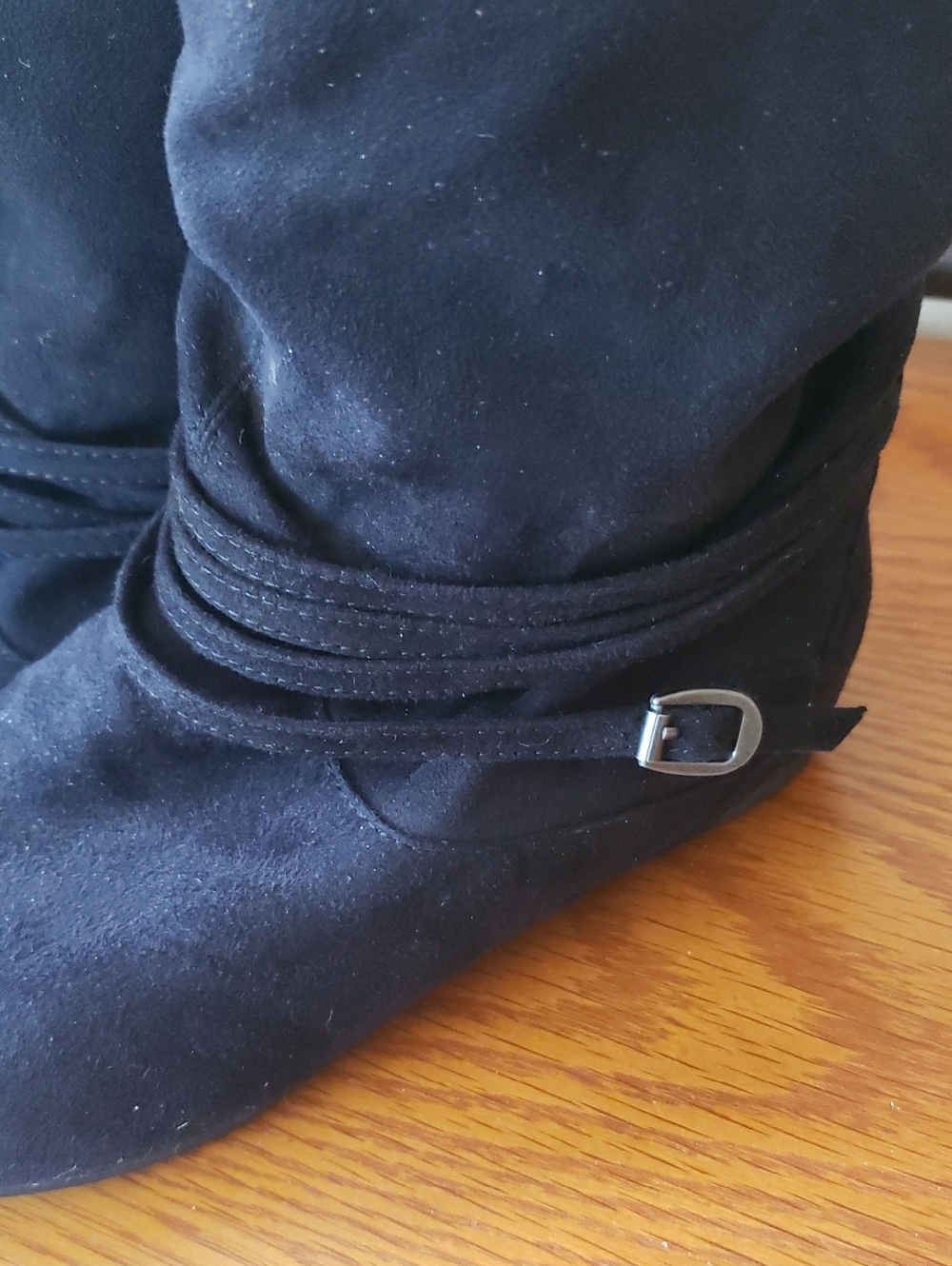 Michael Shannon Black Faux-suede Slouchy Ankle Boots with Wrap Strap Size: 7 - Picture 4 of 16